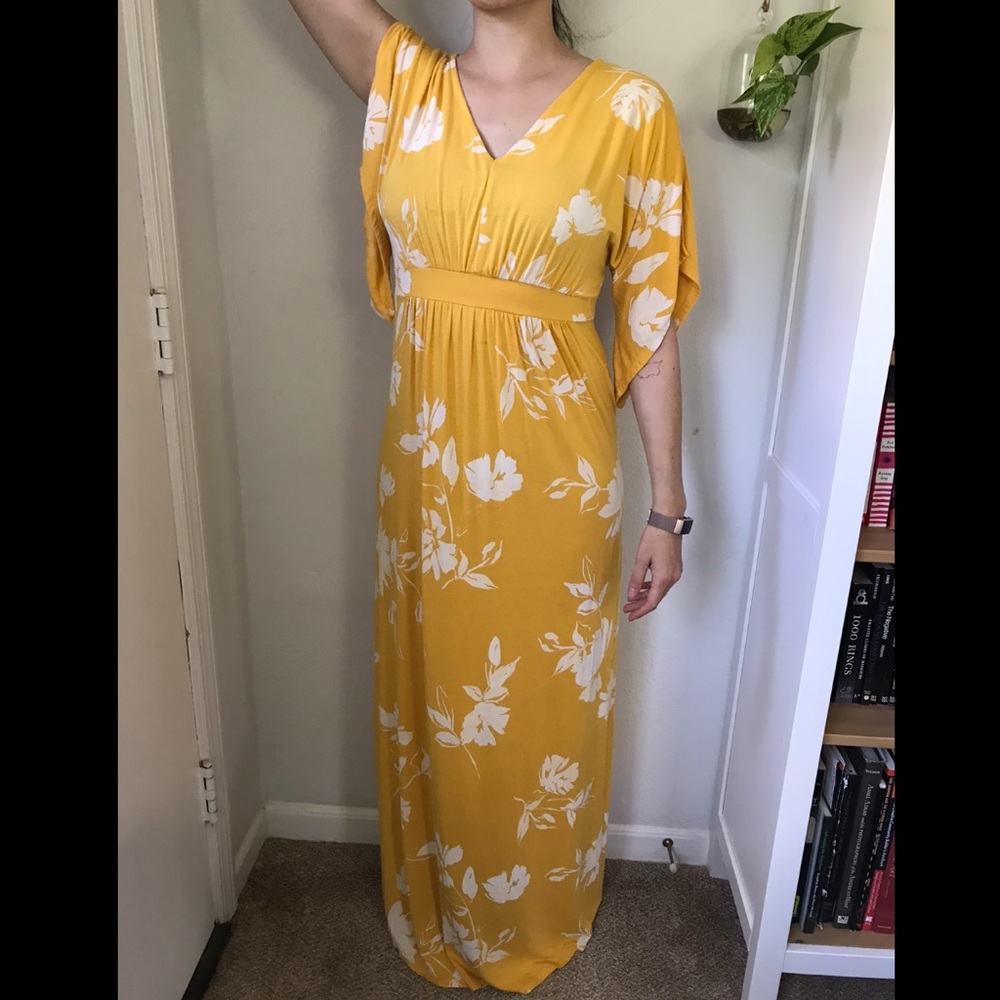 Floral Yellow maternity maxi dress size small